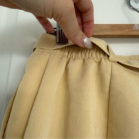 TRADITION | Vintage Belted Tailored Shorts - Picture 6 of 12